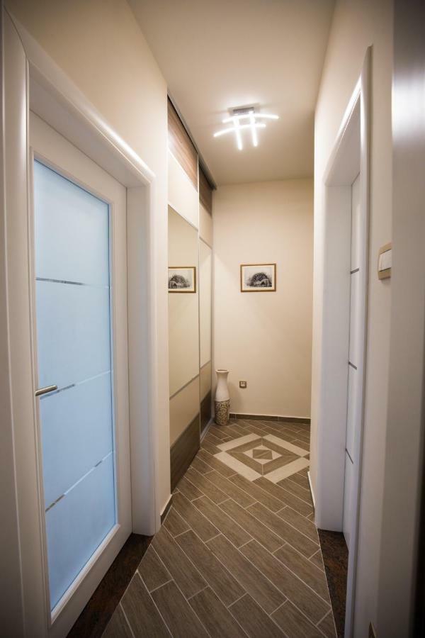 טרביניה Apartman Luna מראה חיצוני תמונה